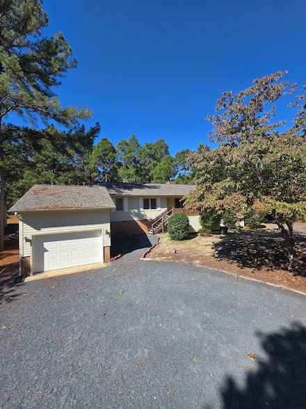 102 Thistle Ln, West End, NC 27376