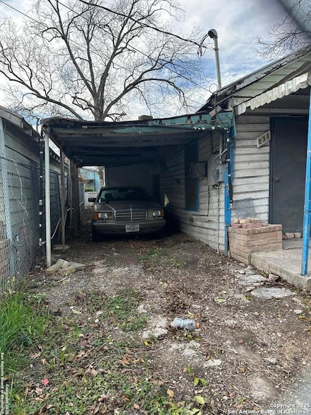 231 S San Ignacio Ave, San Antonio, TX 78237