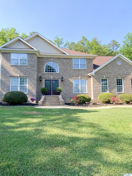 1850 Julie St, Gadsden, AL 35907