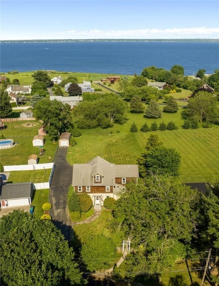 20 Lighthouse Ln, Warwick, RI 02889