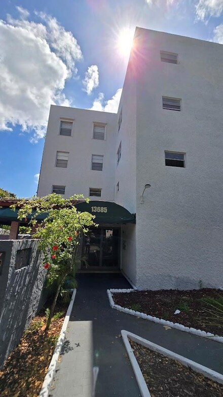 13685 NE 10th Ave Unit 209, North Miami, FL 33161