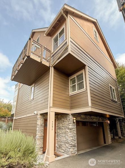 729 16th Ave Unit A, Seattle, WA 98122