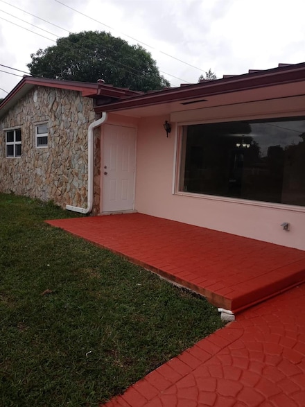 701 SW 4th St, Hallandale Beach, FL 33009