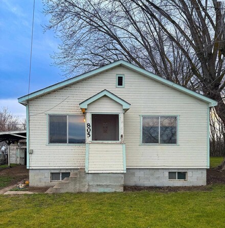805 West Blvd N, Granger, WA 98932