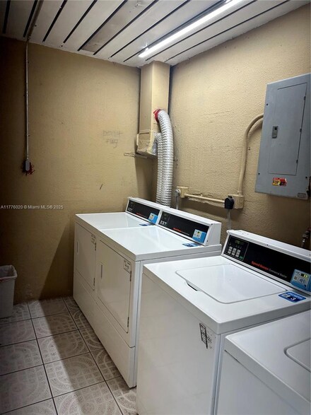 4255 N University Dr Unit 306, Sunrise, FL 33351