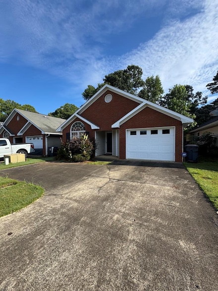 3802 Holland Ct, Phenix City, AL 36867