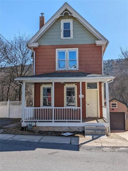 136 South St, Jim Thorpe, PA 18229