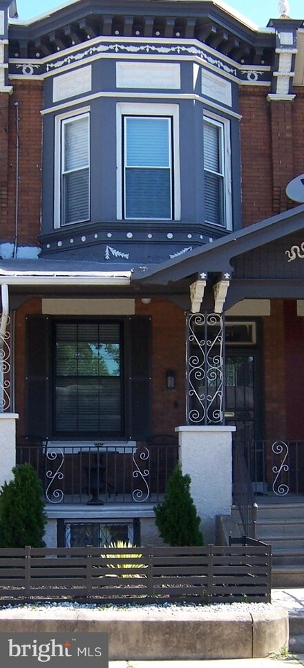 2521 W Hagert St, Philadelphia, PA 19132