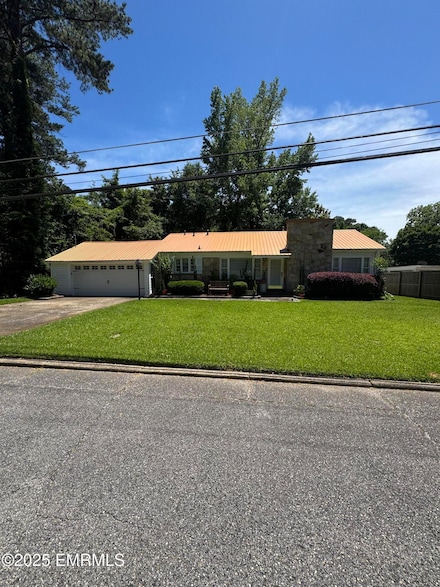 1637 31st St, Meridian, MS 39305
