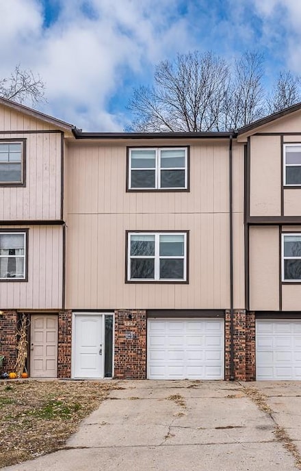 129 Kindred Ave, Bonner Springs, KS 66012