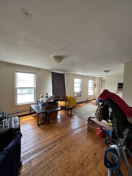 95 Moore St Unit 3, Cambridge, MA 02139