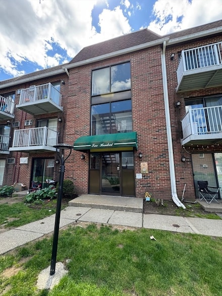 1186 Worcester Rd Unit 231, Framingham, MA 01702