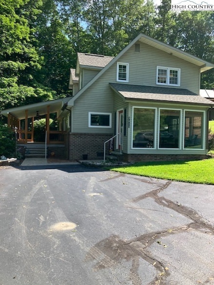 1861 Vanderpool Rd, Vilas, NC 28692
