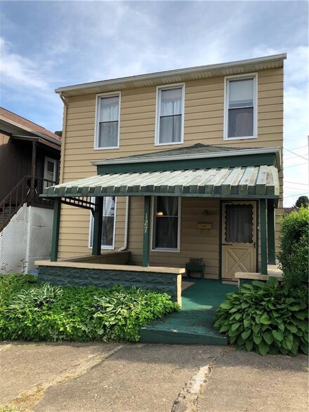 127 3rd St, Bridgeport, OH 43912