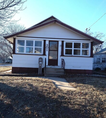 301 Idaho St, Waterloo, IA 50703