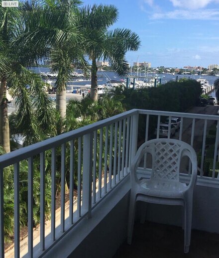 804 E Windward Way Unit 324, Lantana, FL 33462