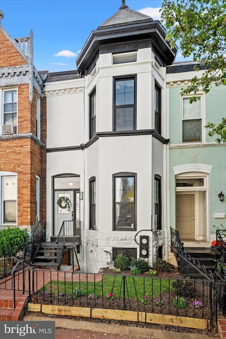 608 9th St NE, Washington, DC 20002