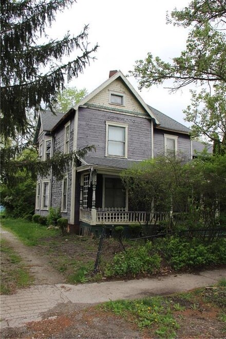 625 N Elm St, Muncie, IN 47305