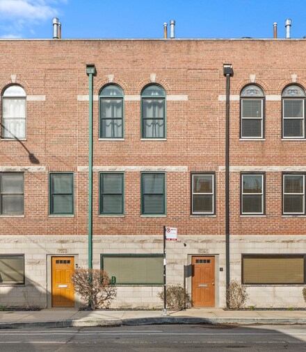 750 N Noble St Unit B, Chicago, IL 60642