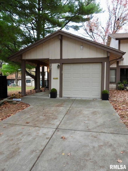 17 Juniper Ln, Springfield, IL 62704