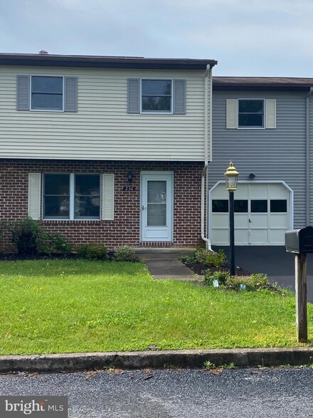 236 Marion Ave, Carlisle, PA 17013