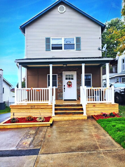 1313 Adams Ave, Dunmore, PA 18509