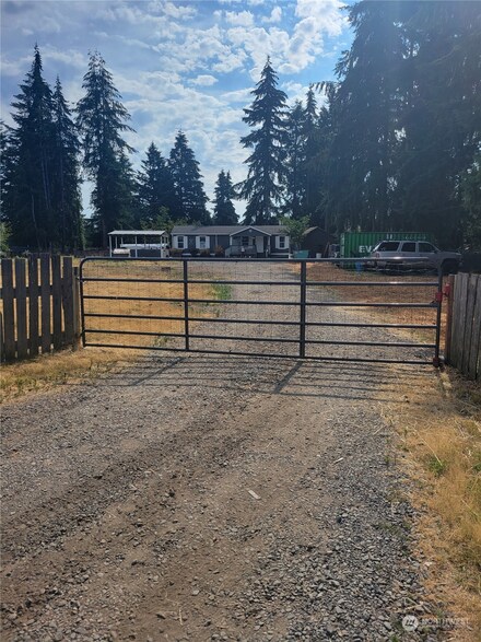 5733 180th Ave SW, Rochester, WA 98579