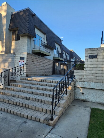 2227 N Broadway Unit M, Santa Ana, CA 92706