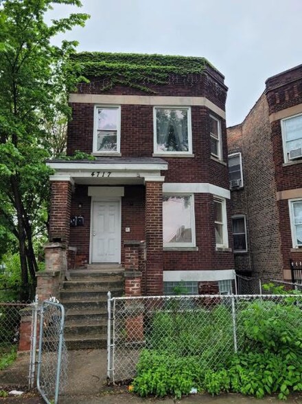 4717 W Harrison St, Chicago, IL 60644