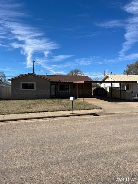 605 NW 6th St, Dimmitt, TX 79027