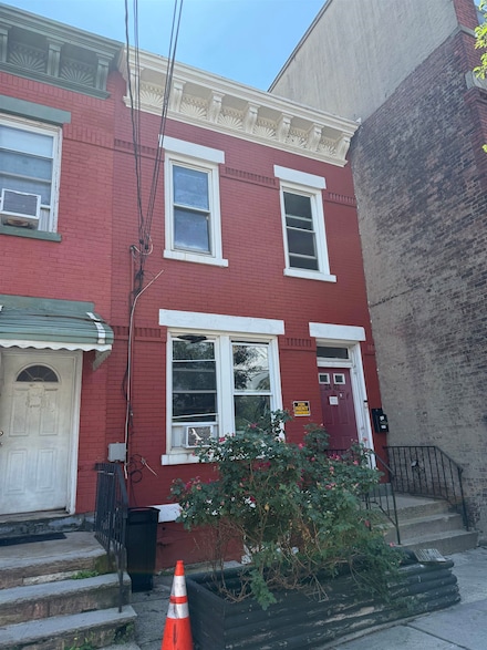 2402 West St Unit 2, Union City, NJ 07087