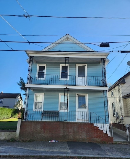 70 Delano St Unit 1, New Bedford, MA 02744
