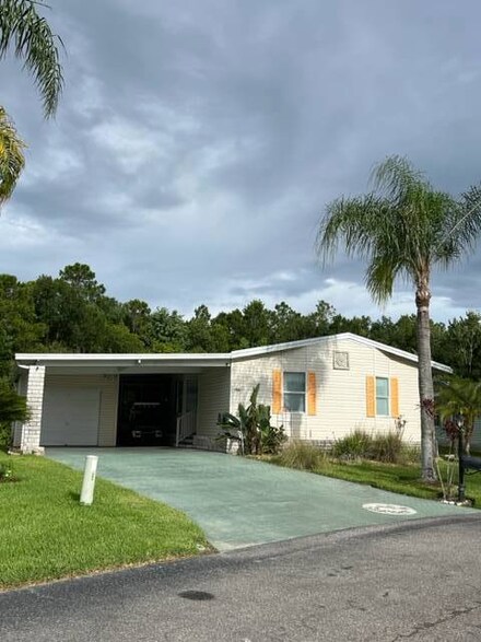 586 Tulip Cir E, Auburndale, FL 33823