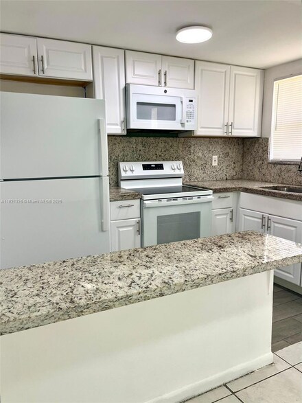 830 SW 74th Terrace Unit 2, North Lauderdale, FL 33068