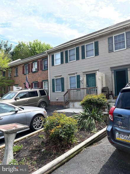 72 Cranfield Ct, Elizabethtown, PA 17022