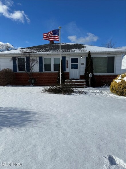 29633 Fairway Blvd, Willowick, OH 44095
