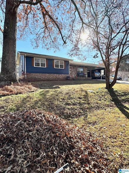 72 Azalea St, Heflin, AL 36264