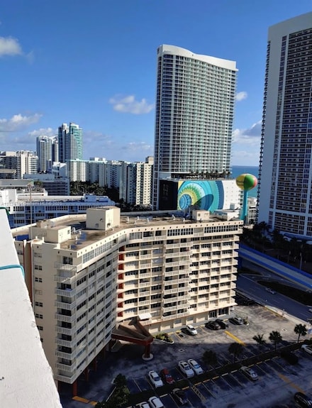 1817 S Ocean Dr Unit 419, Hallandale Beach, FL 33009