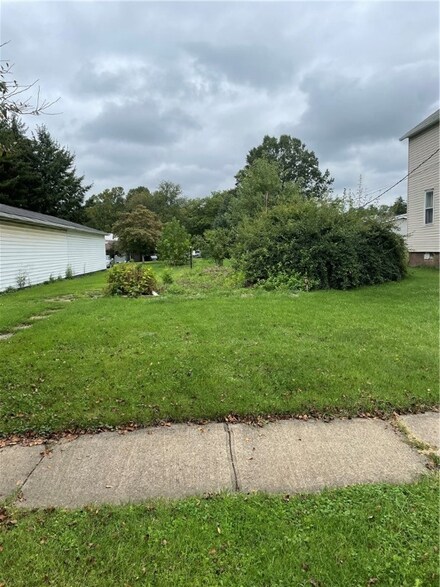 63 W Elm St, Homer City, PA 15748