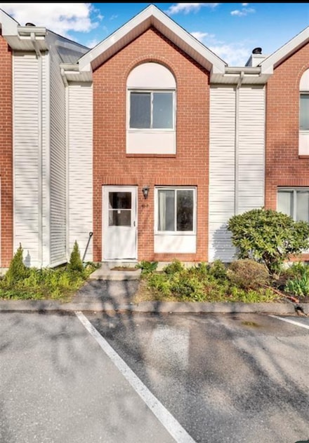585 Park Rd Unit 107, Waterbury, CT 06708