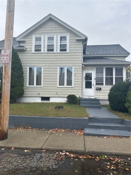 49 Ottawa St, West Warwick, RI 02893