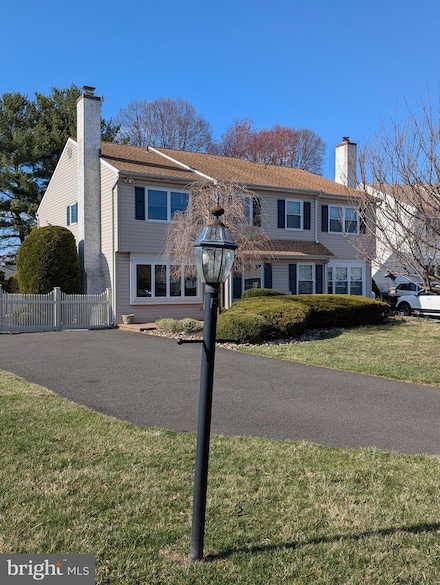 1 Horseshoe Cir, Horsham, PA 19044