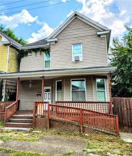 4354 Harrison St, Bellaire, OH 43906