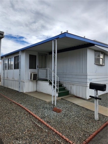 999 S Santa fe Ave Unit 3, San Jacinto, CA 92583