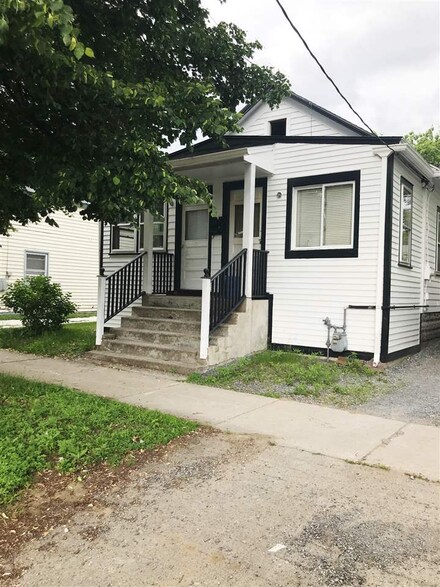 54 Walnut St, Burlington, VT 05401