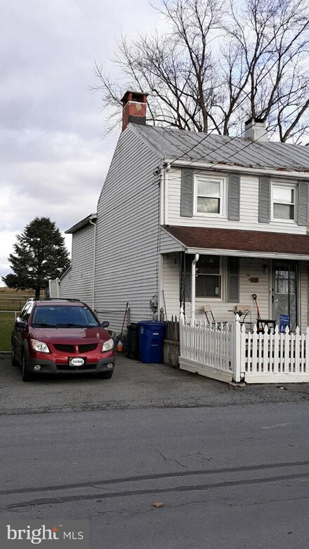 155 Spring Garden St, Leesport, PA 19533