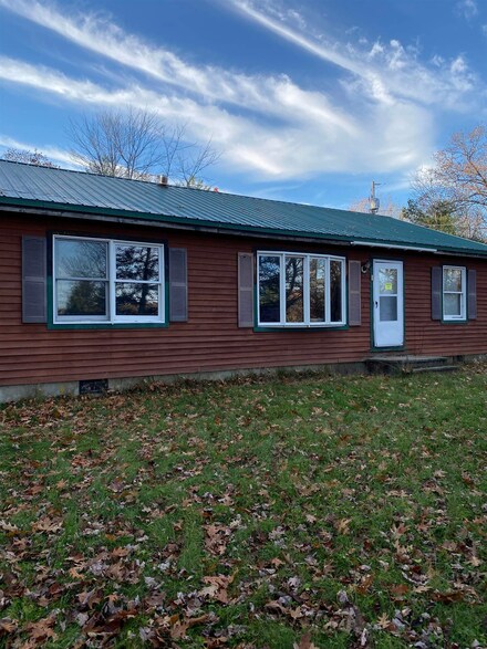 19 Chestnut Cir, Loudon, NH 03307