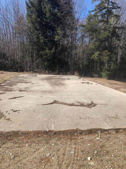 54 Tardiff Ln, Lyman, ME 04002