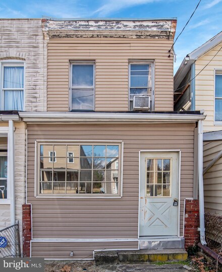 1946 Sponson St, Baltimore, MD 21230