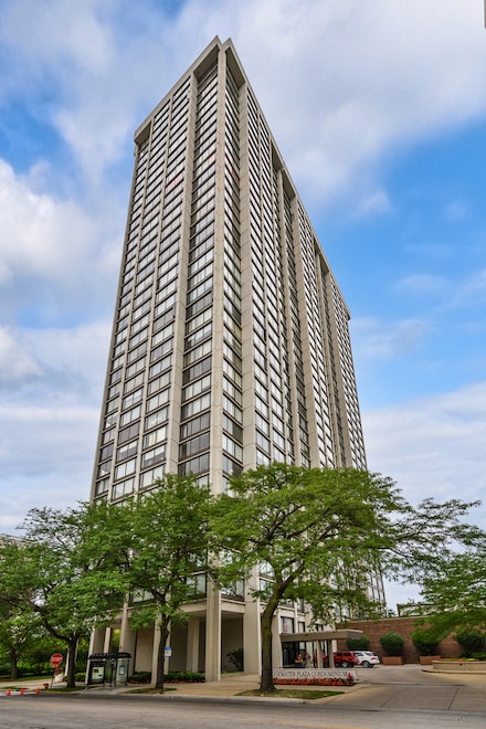 5455 N Sheridan Rd Unit 1811, Chicago, IL 60640